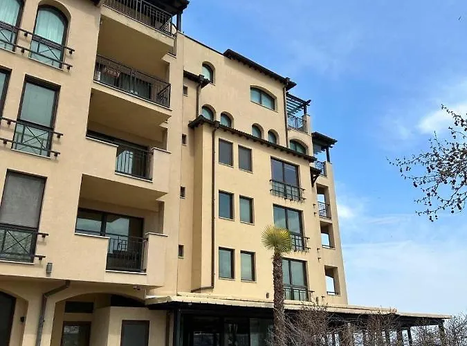 Oazis Vip Club 3* Sunny Beach