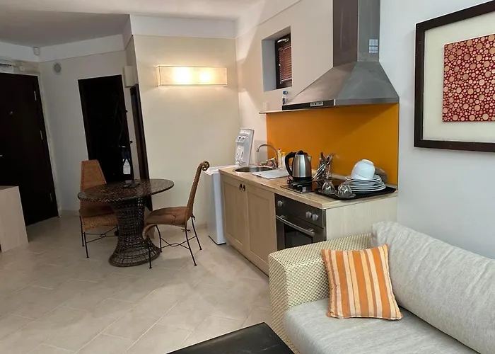 Aparthotel Oazis Vip Club 3*