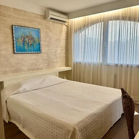 Oazis Vip Club Aparthotel 3*